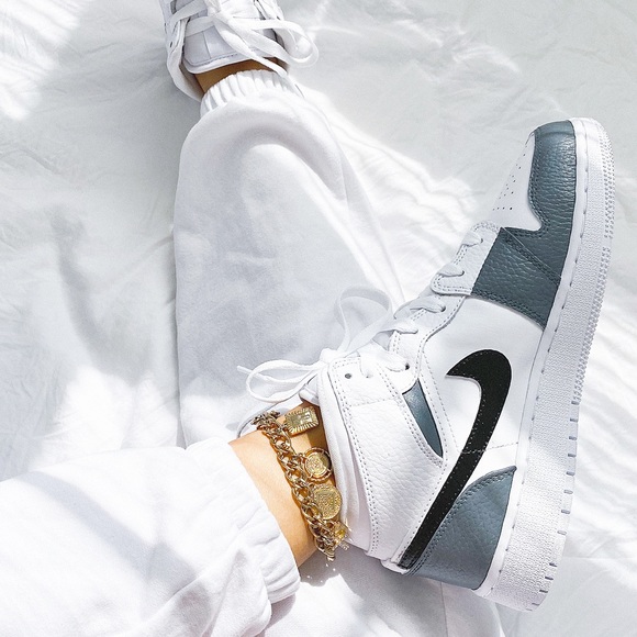 Nike custom air jordan 1 mid sneakers - Picture 2 of 4